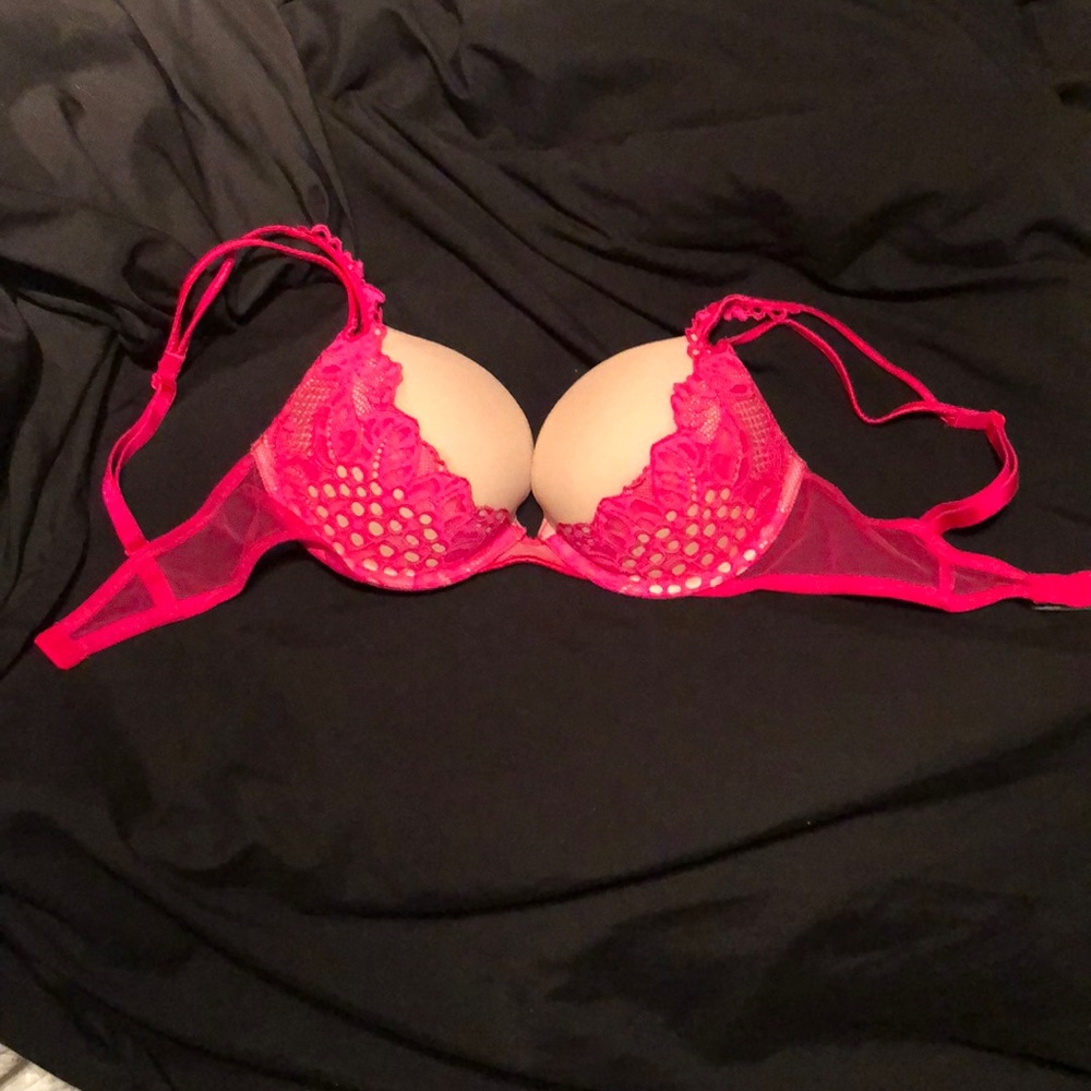 Tan/Hot Pink Victoria’s Secret Very Sexy 32C
